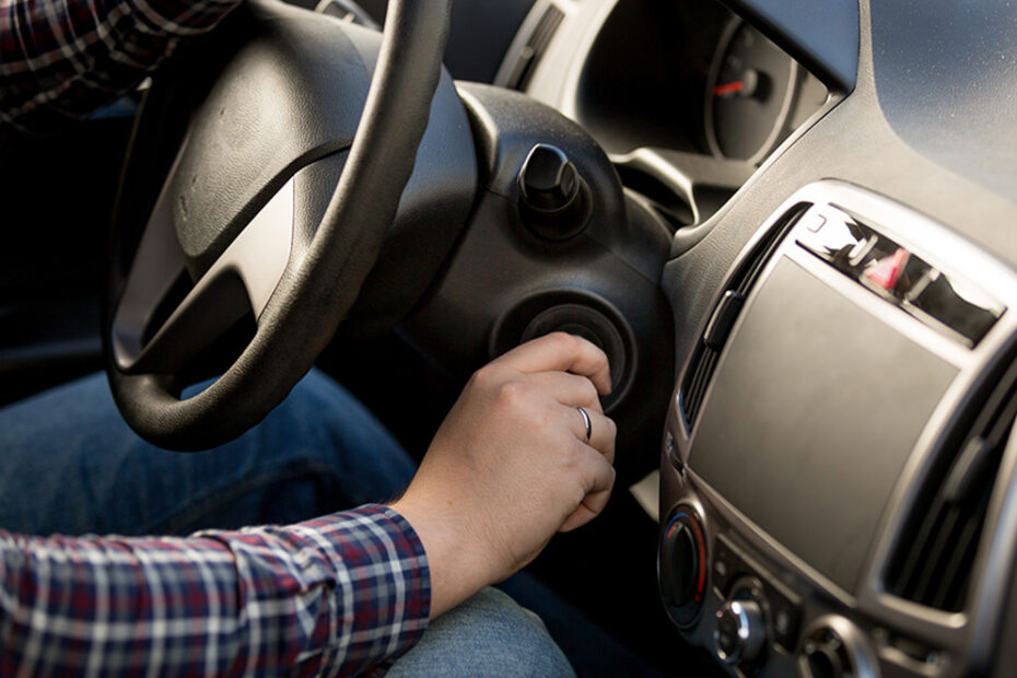 can a locksmith unlock a steering wheel